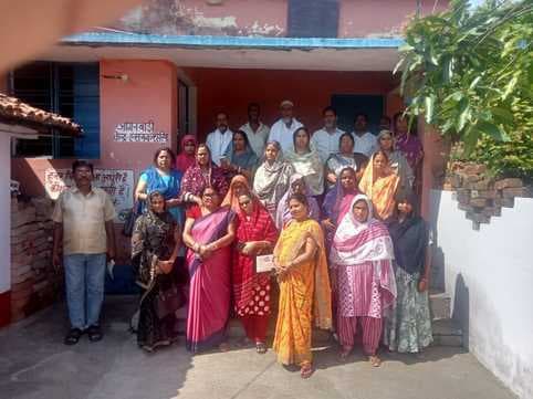 सेविकाओं और सहायिकाओं ने अपनी लंबित मांगों को लेकर किया विचार-विमर्श