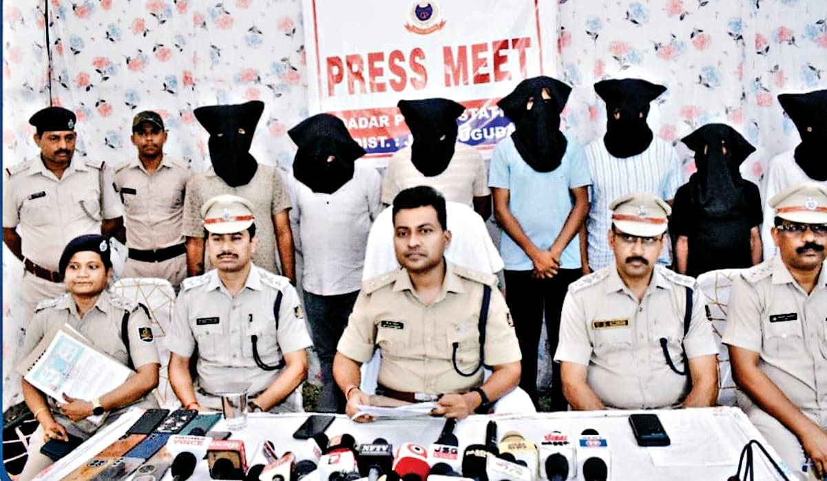 Jharsuguda News: नकली ईंधन बनाने और बेचने के मामले में सात गिरफ्तार