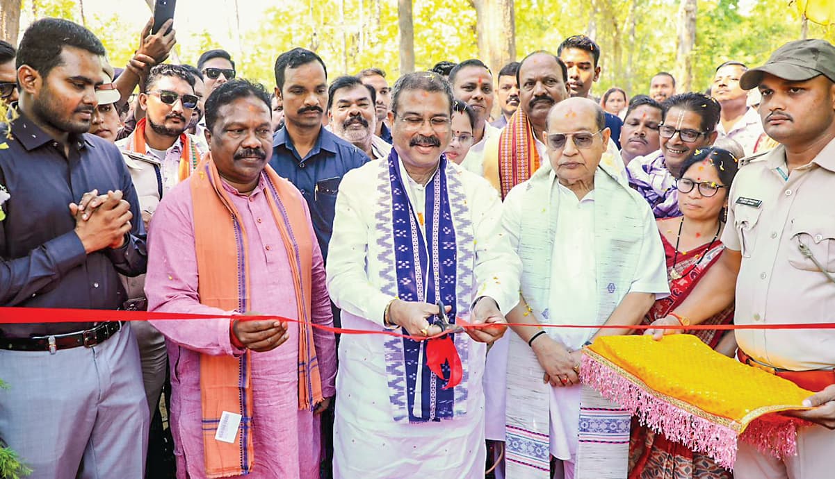 Sambalpur News: संबलपुर में अपार संभावनाएं, इसका विकास हम सभी की जिम्मेदारी : धर्मेंद्र प्रधान