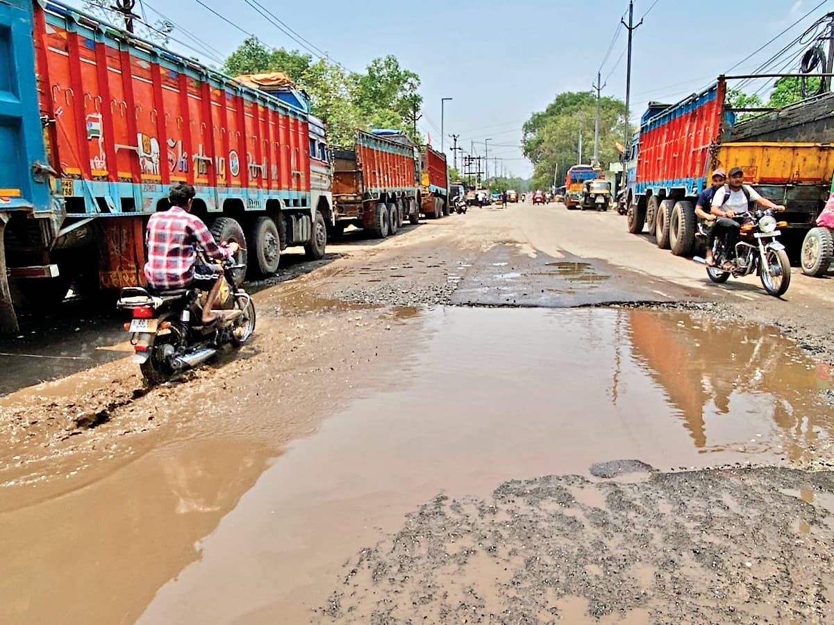 Rourkela News: आधा घंटा की बारिश ने बिगाड़ी स्मार्ट सिटी की सूरत, कई इलाकों में जलजमाव