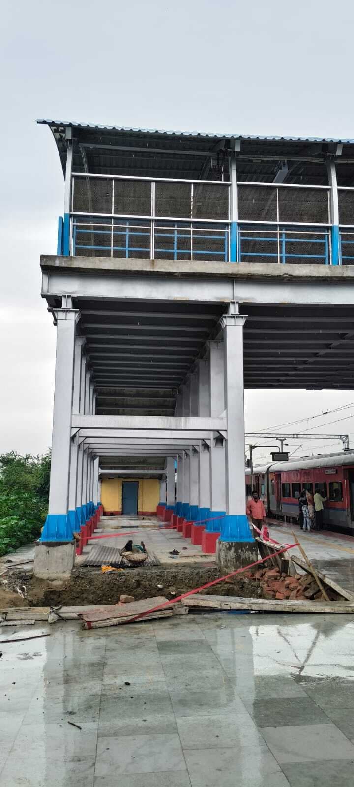KISHANGANJ : अमृत भारत योजना से चमकेगा ठाकुरगंज स्टेशन, शुरू हुआ लिफ्ट निर्माण का काम