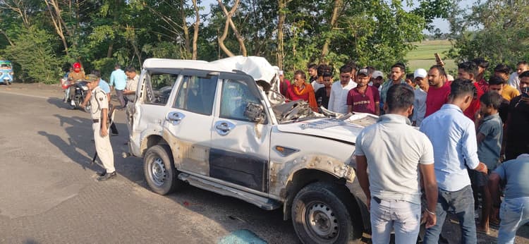 SUPAUL : ट्रक ने स्कॉर्पियो को मारी टक्कर, बाल-बाल बचा चालक