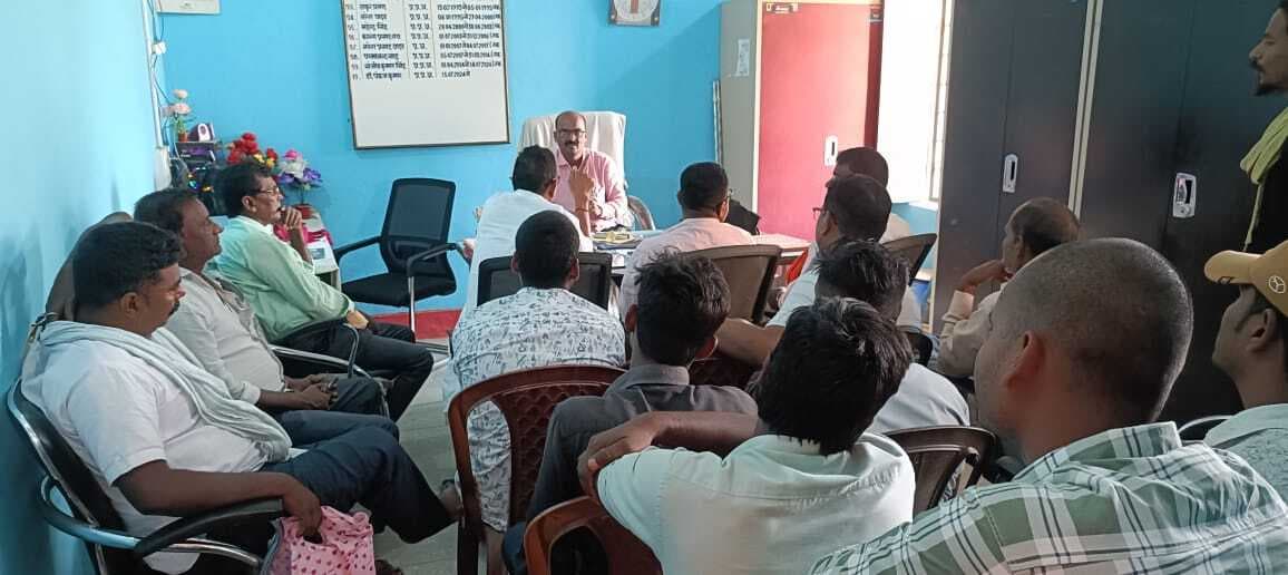 BHAGALPUR : ग्रामीणों ने स्कूल के आय-व्यय को सार्वजनिक करने की उठाई मांग
