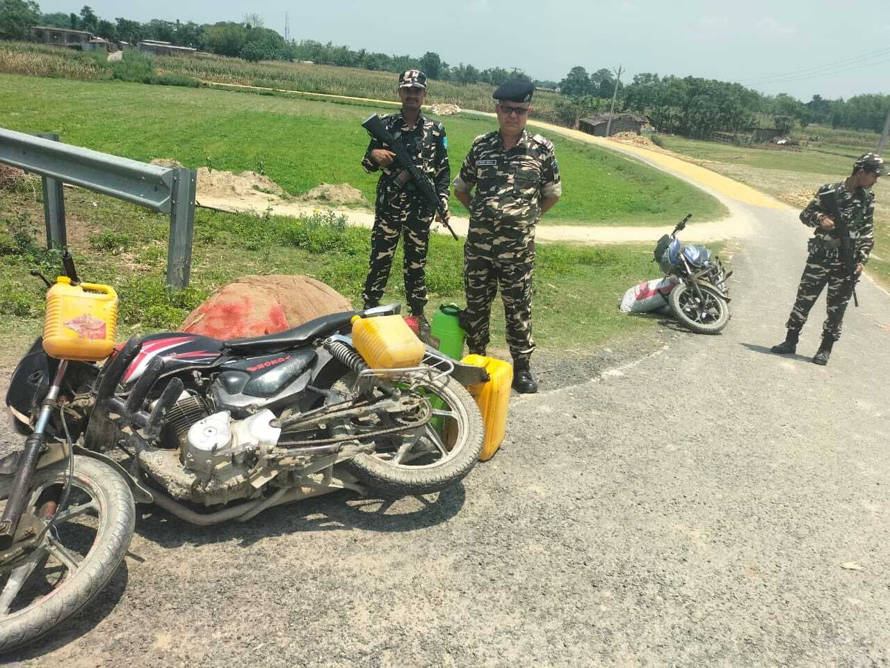 ARARIA : भारत-नेपाल सीमा पर एसएसबी ने तस्करी के सामान को किया जब्त