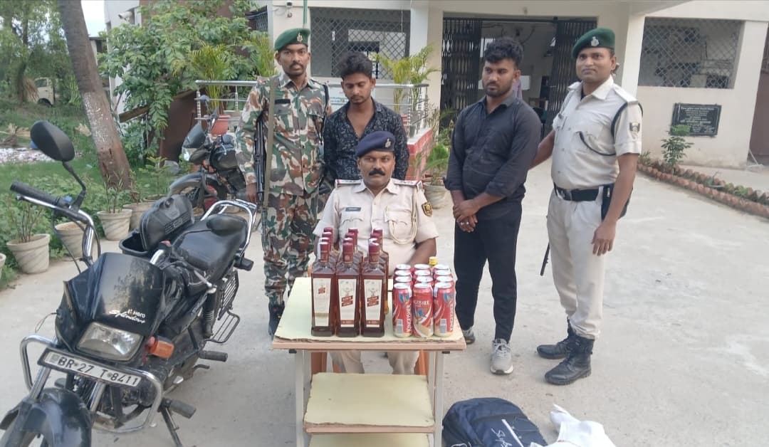 25 लीटर विदेशी शराब के साथ तीन धंधेबाज धराये