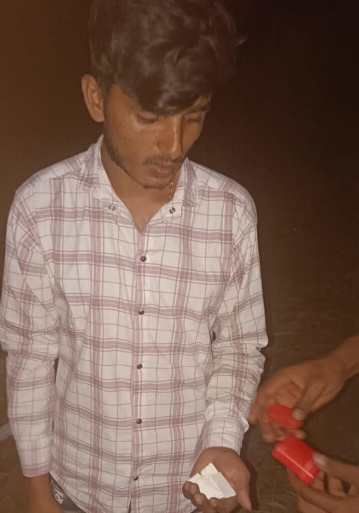 Gopalganj News : श्रीपुर पुलिस ने पांच ग्राम स्मैक के साथ युवक को किया गिरफ्तार