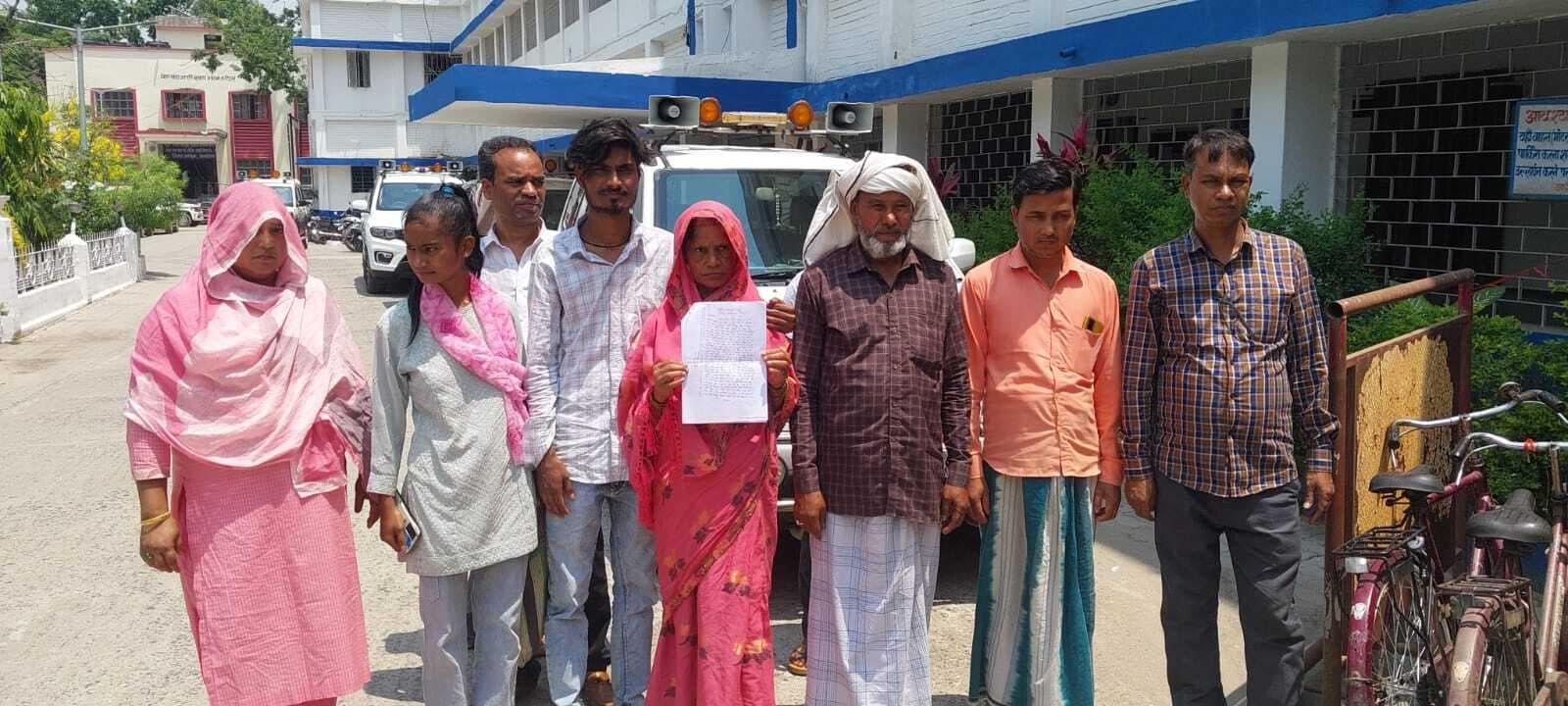बच्चों के विवाद में गयी पिता की जान, आरोपितों की गिरफ्तारी के लिए एसपी से गुहार