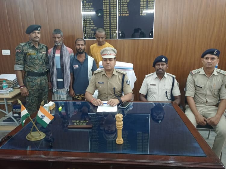 16 ग्राम स्मैक व 8.36 लाख रुपये के साथ तीन गिरफ्तार