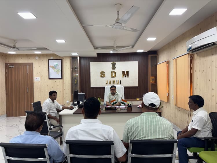 जमुई में मिट्टी बचाने की पहल तेज, किसानों को मिलेगा वैज्ञानिक खेती का प्रशिक्षण