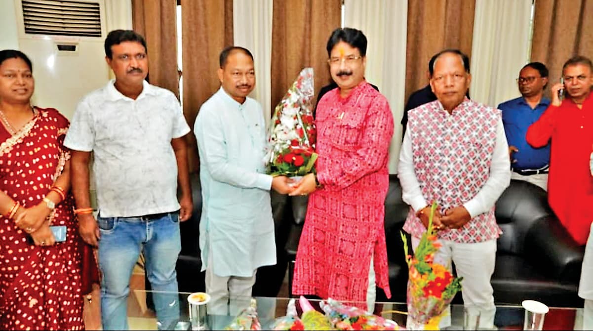 Rourkela News: भाजपा कार्यकर्ताओं के साथ बैठक में मंत्री ने स्मार्ट सिटी में नागरिक को बुनियादी सुविधाएं उपलब्ध कराने पर की चर्चा
