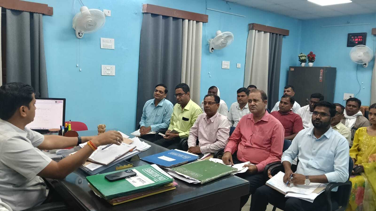 आवासीय विद्यालय व छात्रावासों की सुरक्षा व साफ-सफाई पर दें विशेष ध्यान