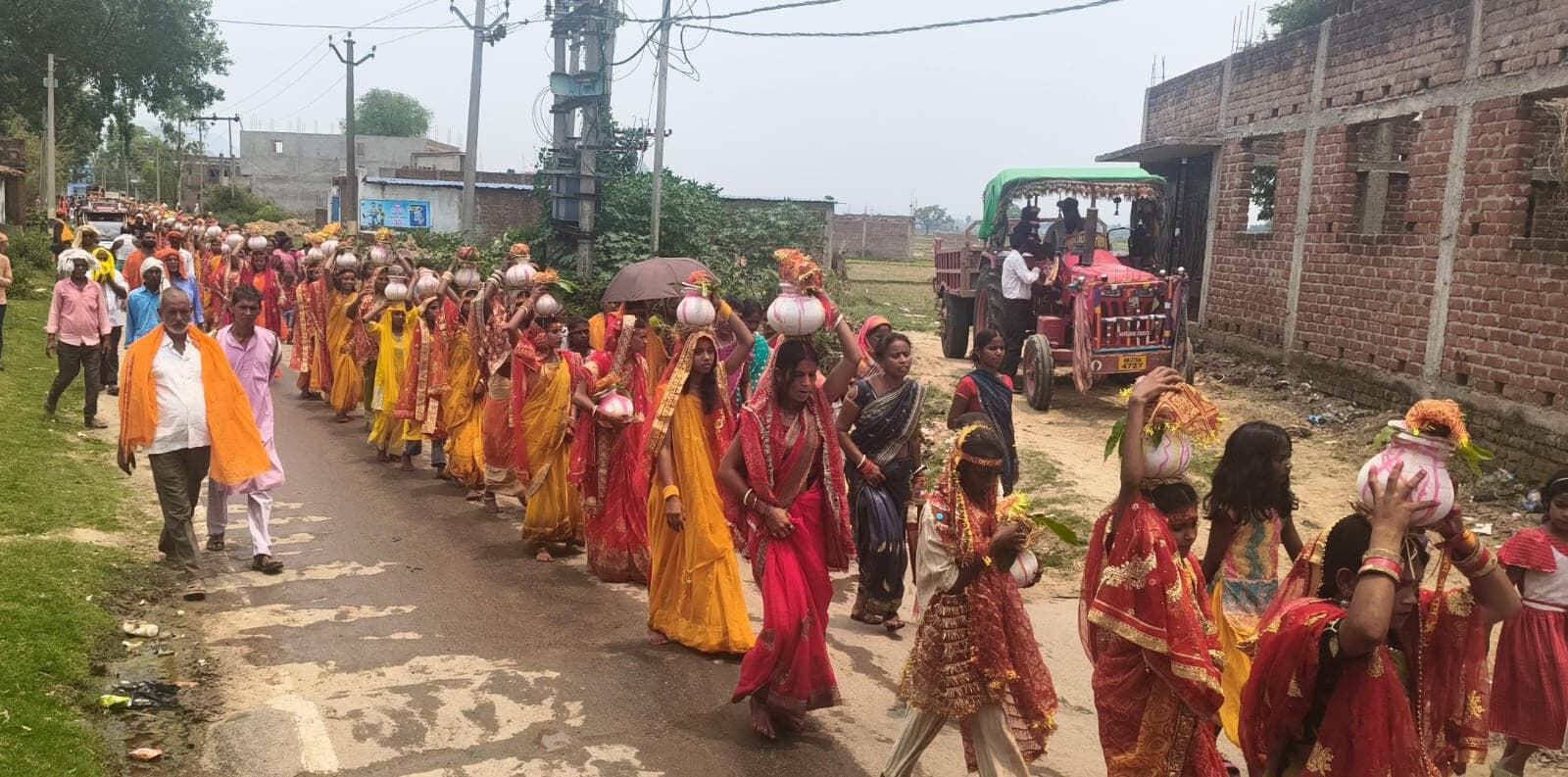 हनुमान प्राणप्रतिष्ठा यज्ञ को लेकर निकाली कलश शोभायात्रा