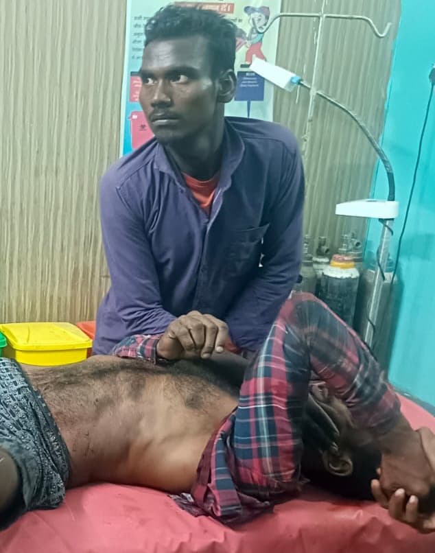 सड़क दुर्घटना में घायल युवक की इलाज के दौरान मौत