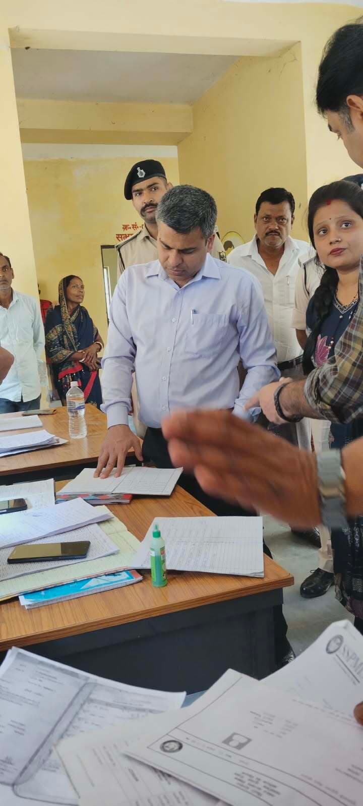 जनसमस्याओं के समाधान के लिए प्रशासन तत्पर :डीएम