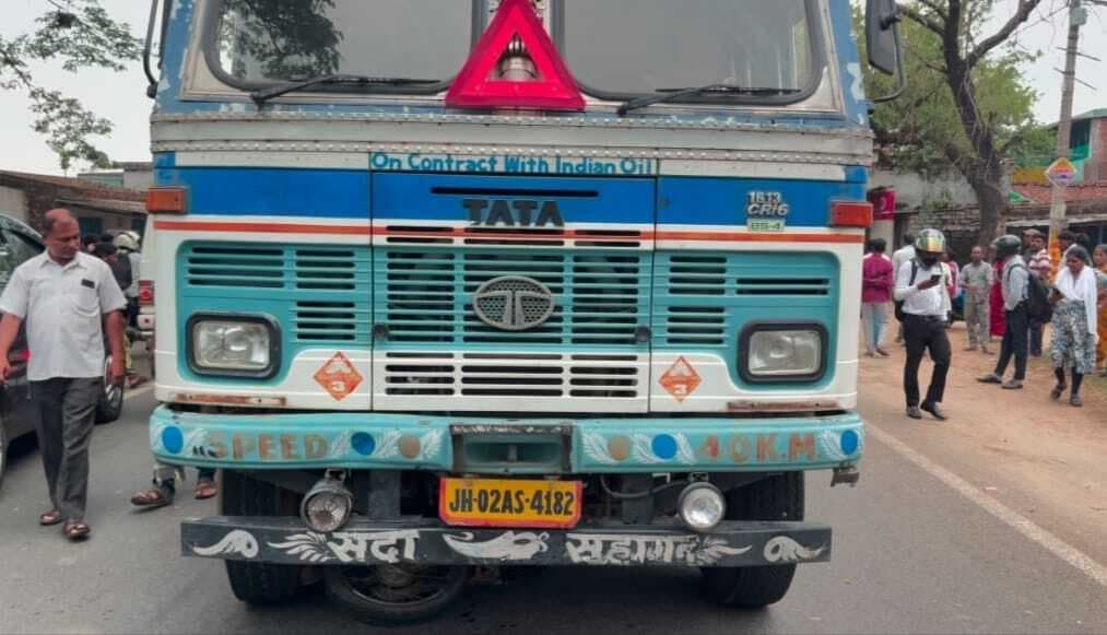 टैंकर की टक्कर से बाइक सवार की मौत