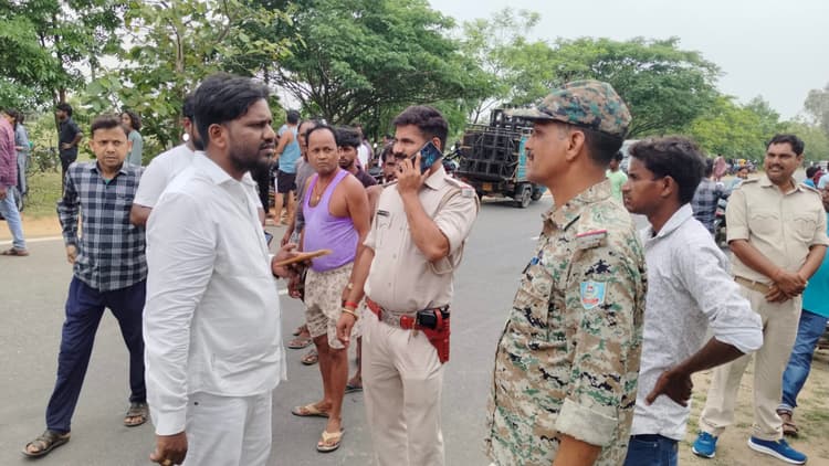 पबिया में तेज रफ्तार ट्रैक्टर ने बाइक सवार दो को रौंदा, एक की मौत