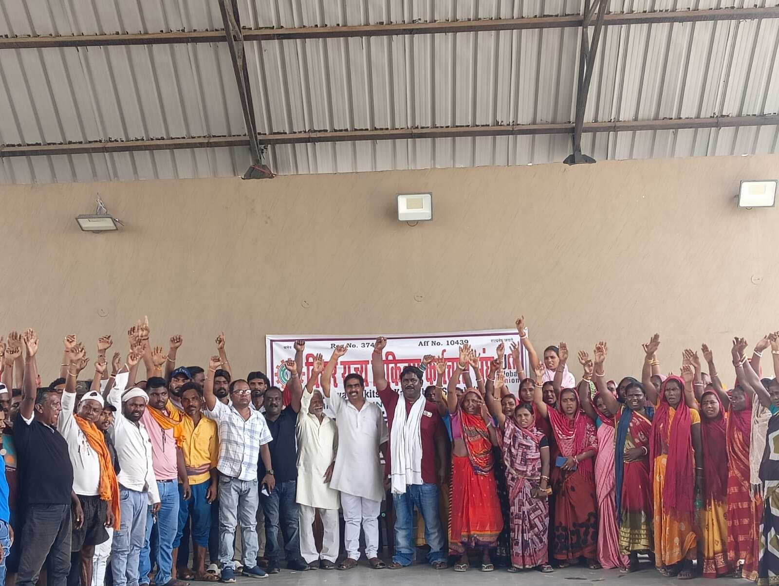 BANKA : सफाई कर्मियों की हड़ताल से बौंसी बेहाल, सड़कों पर पसरा कचरा