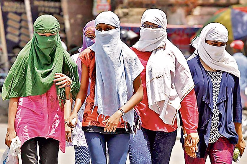 भभुआ में फिर बढ़ी गर्मी, तेज धूप और उमस ने लोगों को किया बेहाल
