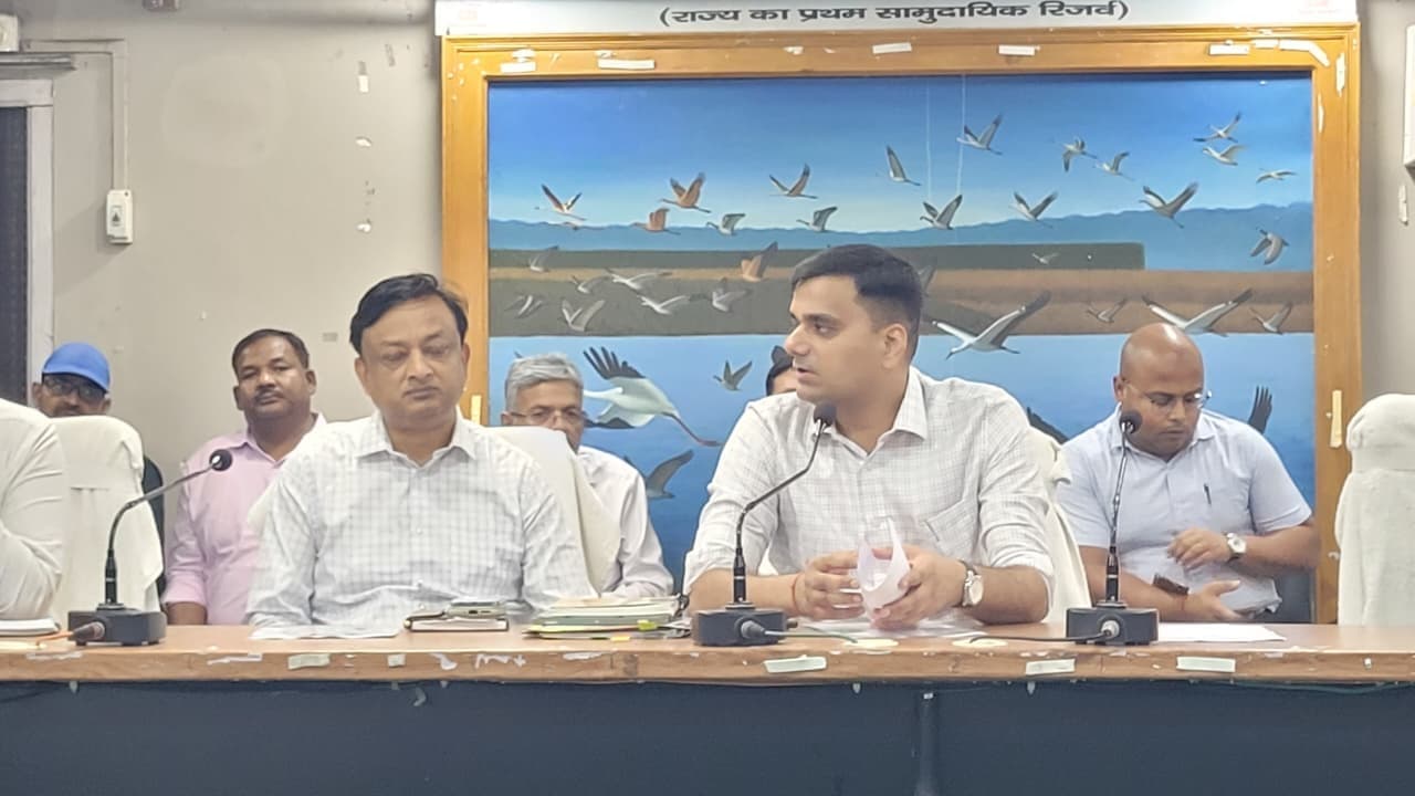 व्यक्तिगत व सामुहिक सुरक्षा के लिए मॉकड्रिल आवश्यक: डीएम