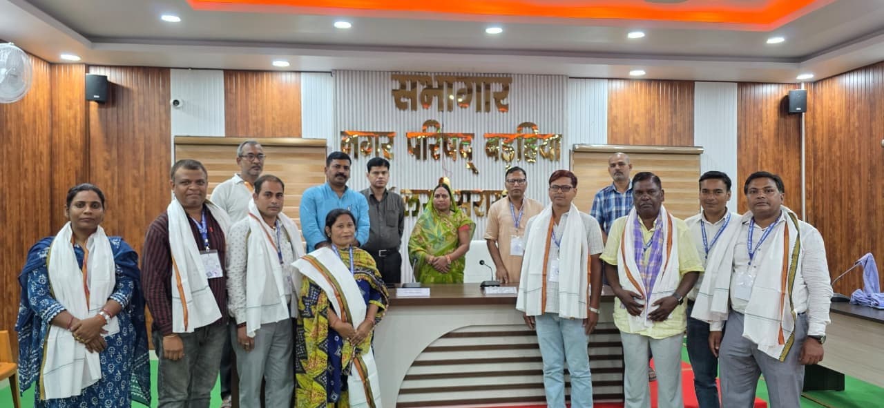 मकान सूचीकरण कार्य में बेहतर प्रदर्शन पर प्रगणकों को मिला सम्मान
