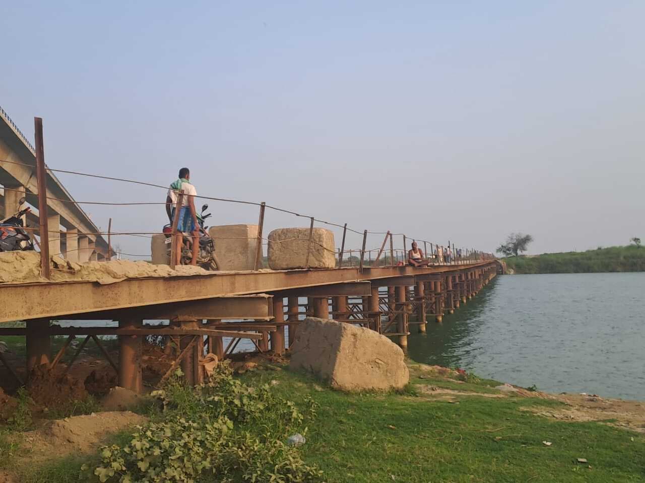 गंगा की उपधारा पर बना स्टील ब्रिज बंद, अगुवानी-सुल्तानगंज मार्ग पर बढ़ी यात्रियों की परेशानी