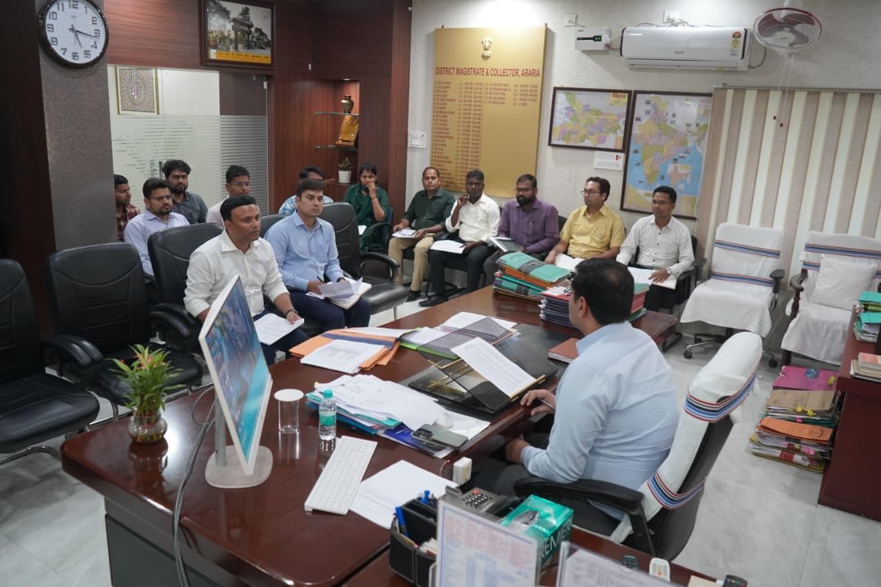 ARARIA : पंचायत सरकार भवन निर्माण में तेजी लाने के निर्देश