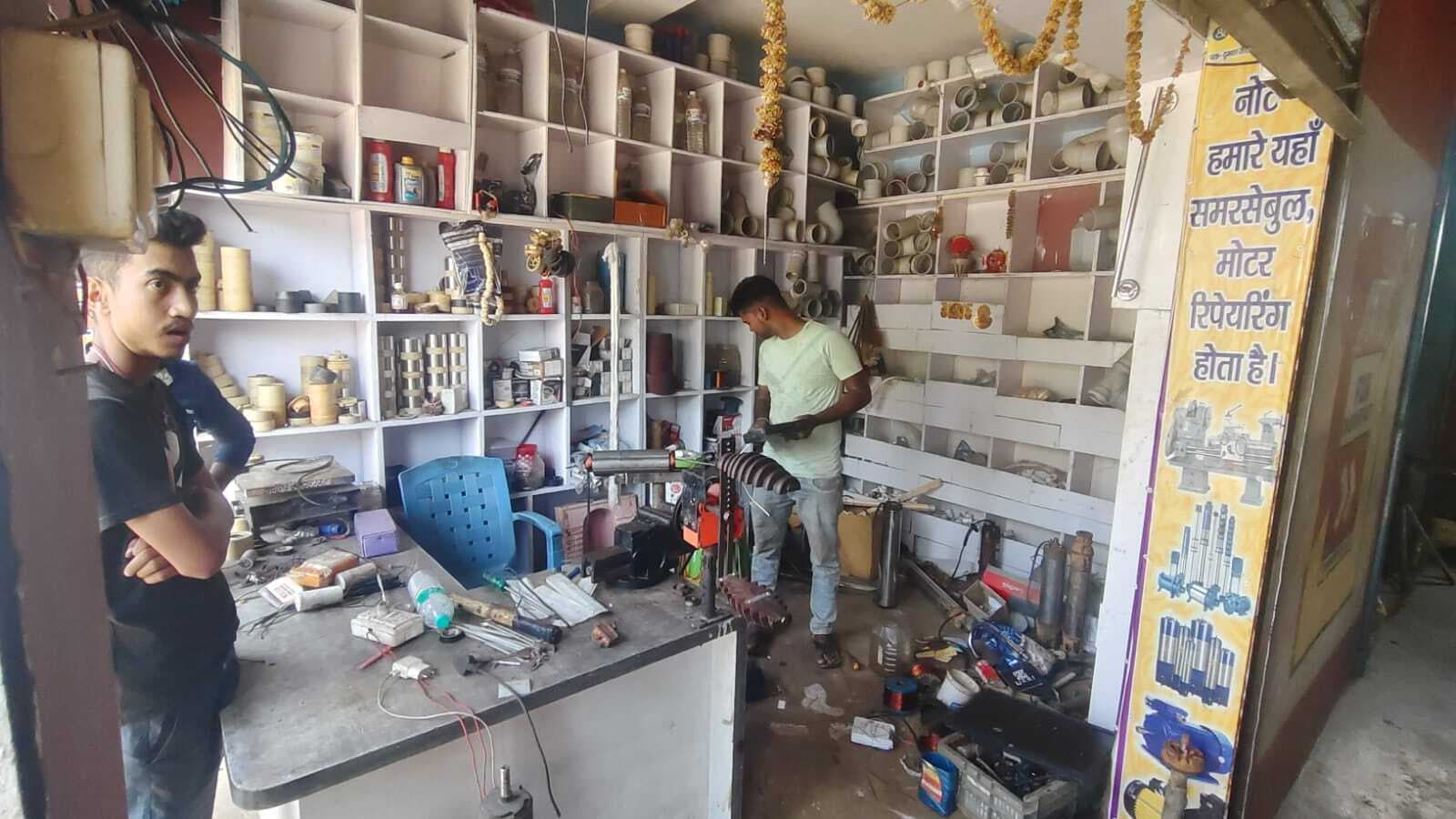 Banka Crime News: बौसी बाजार में देर रात बड़ी चोरी, समरसेबल दुकान से लाखों का सामान गायब