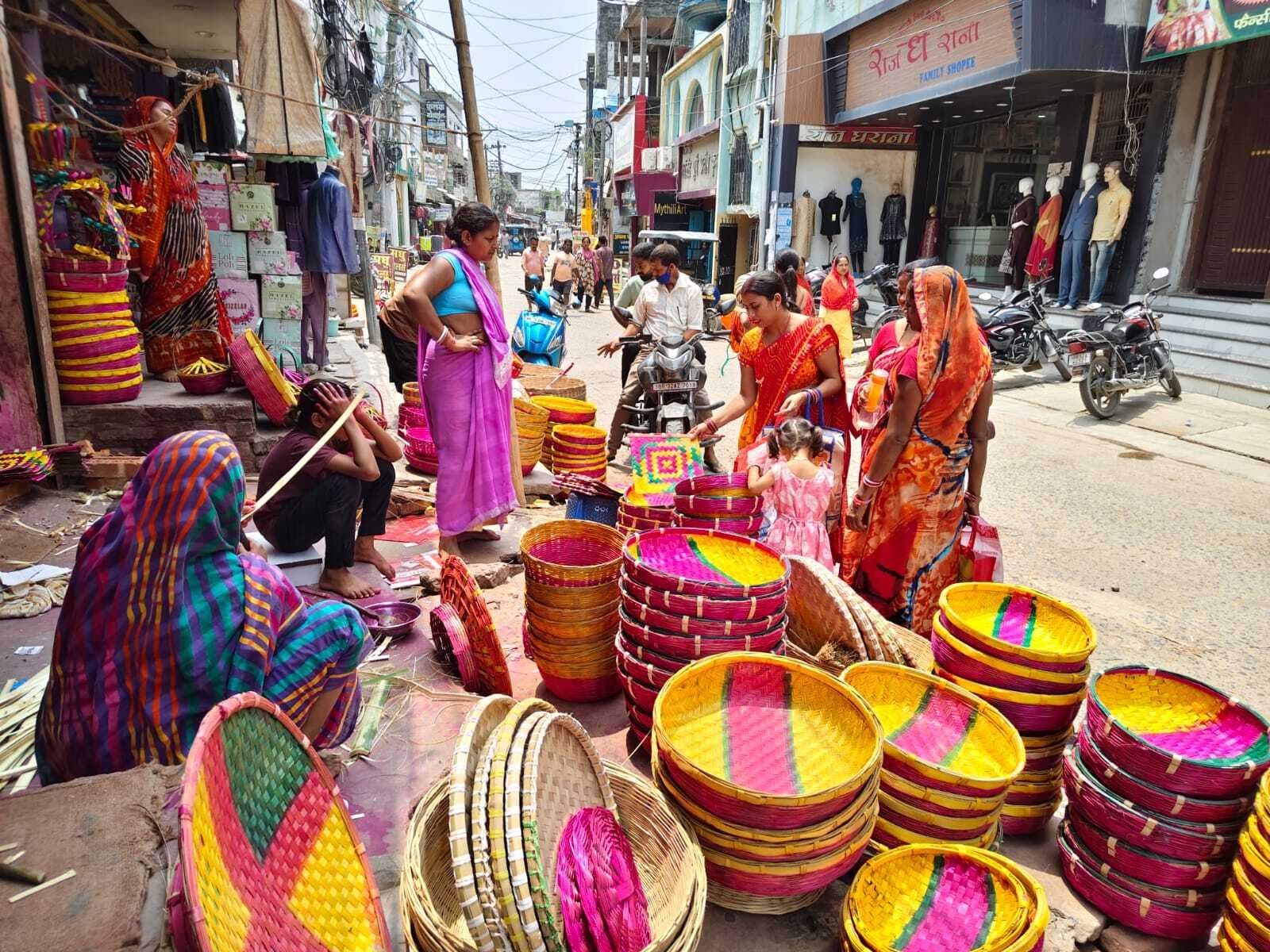 वट सावित्री पूजा को लेकर बाजार में बढ़ी रौनक