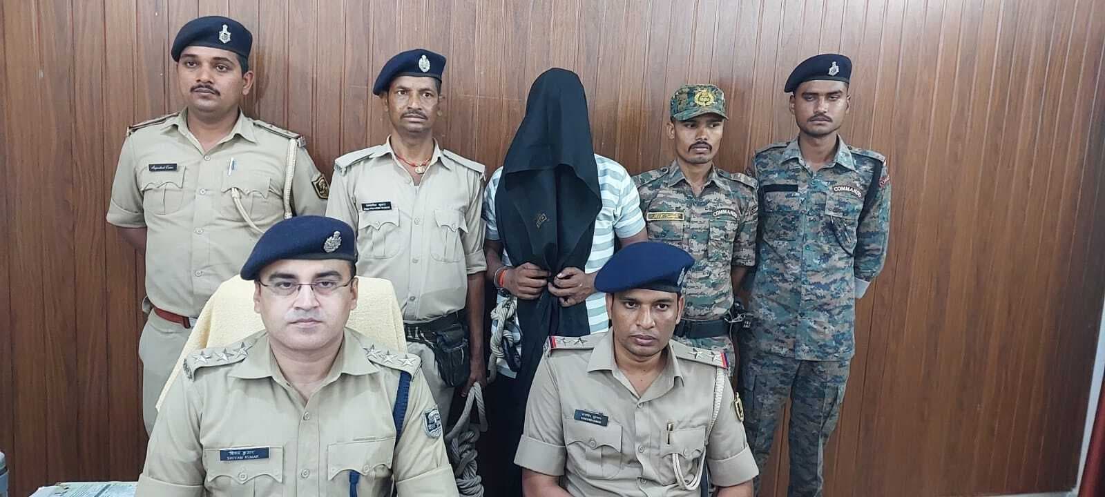 17 किलो गांजा बरामद, तस्कर गिरफ्तार