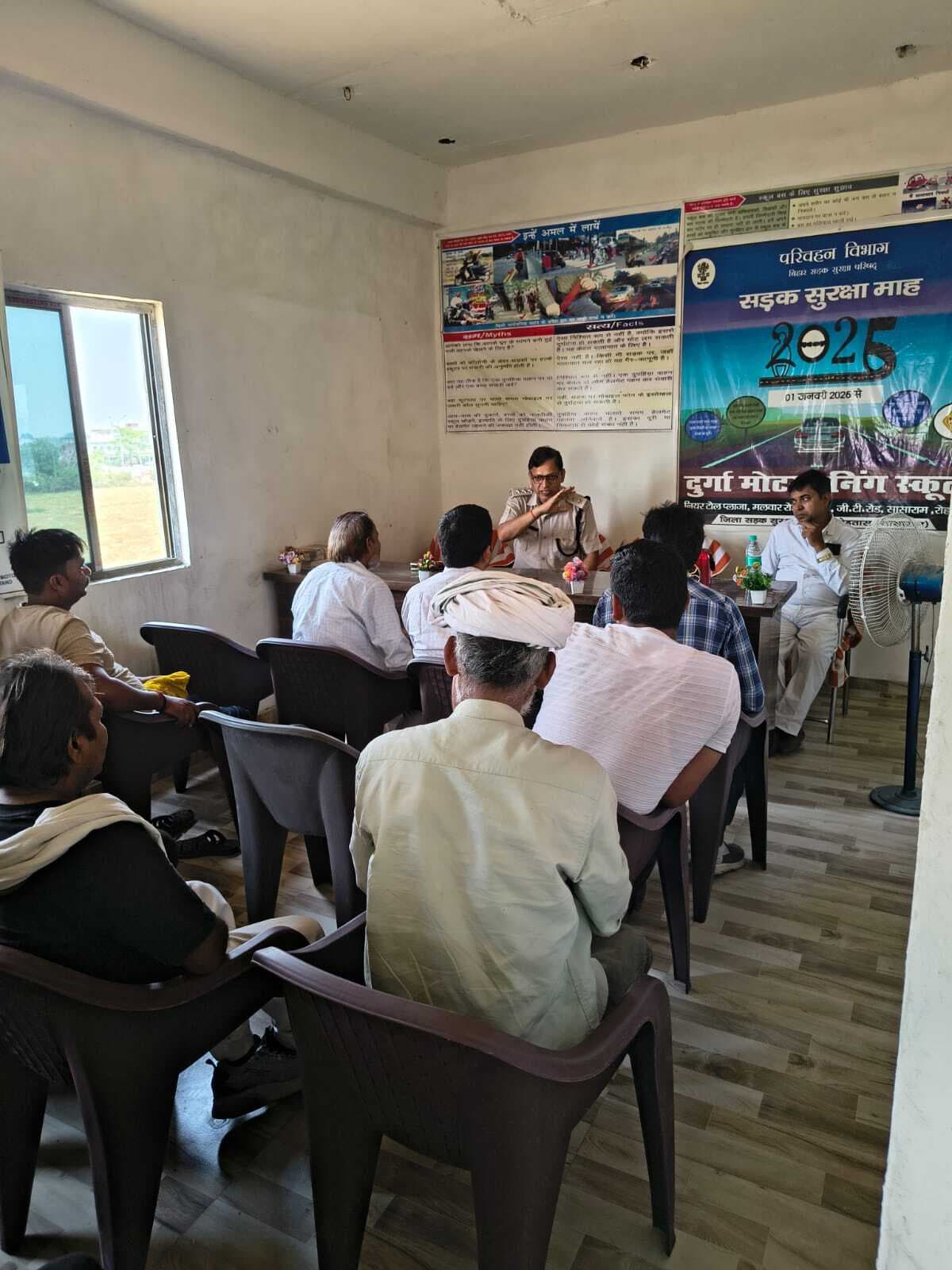 ड्राइवरों को सुरक्षित ड्राइविंग की दी जा रही ट्रेनिंग