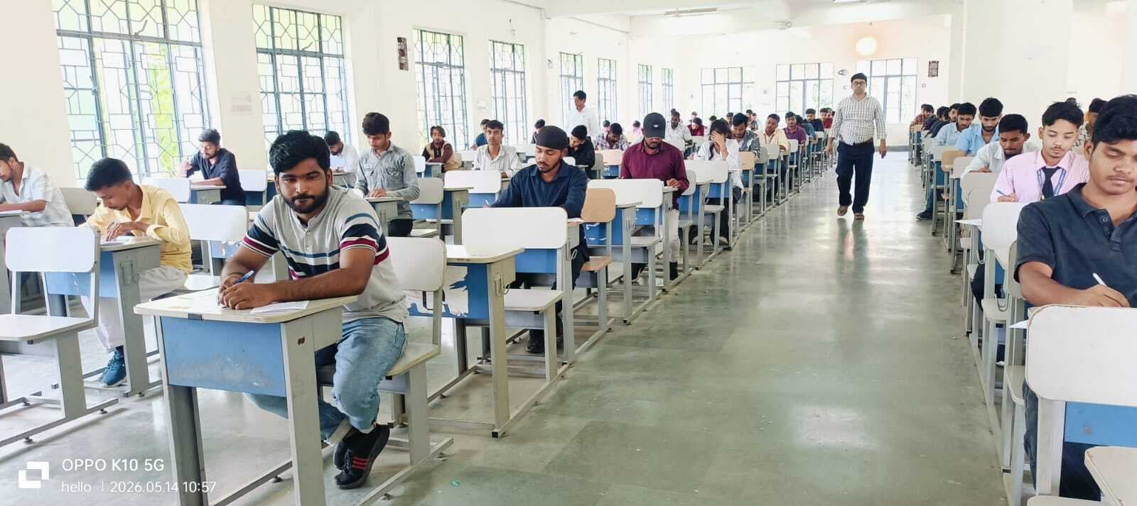 कदाचारमुक्त माहौल में पाॅलटेक्निक कॉलेज में हो रही परीक्षा
