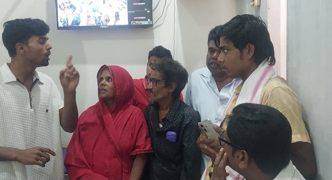मरीज के परिजनों ने नर्सिंग होम पर लगाया मनमानी वसूली का आरोप