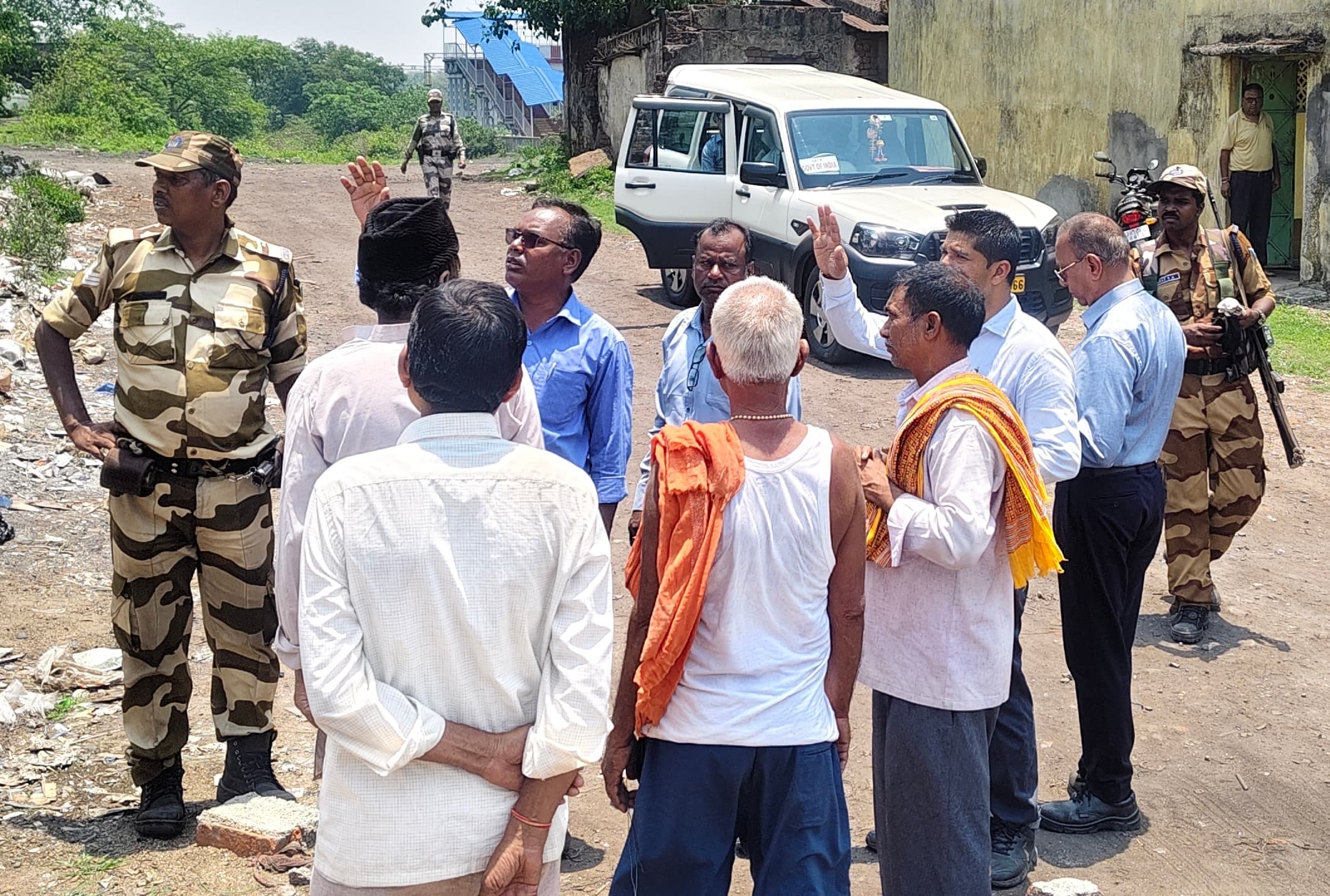 Dhanbad News: अतिक्रमण हटाने पहुंची बीसीसीएल की टीम का विरोध