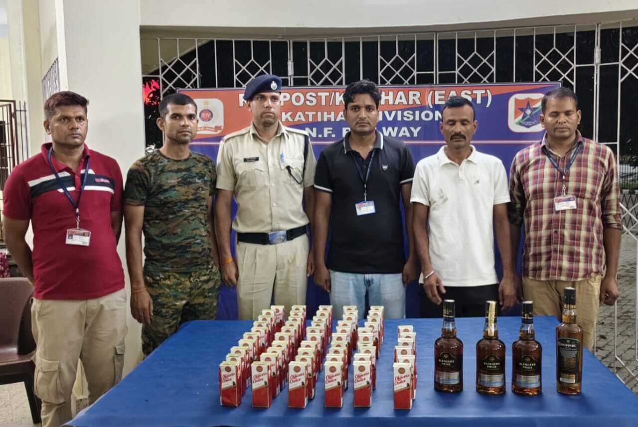कटिहार उत्पाद विभाग की छापेमारी में 88. 870 लीटर शराब के साथ चार गिरफ्तार