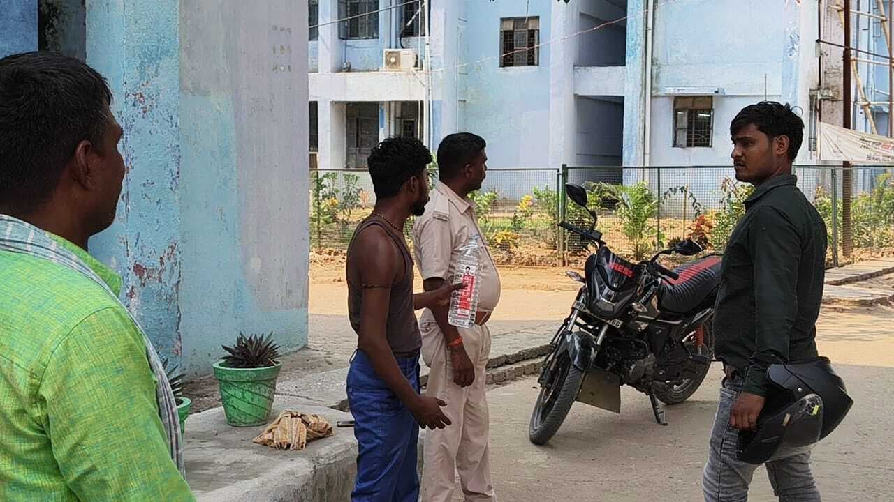भदौरा में विवाहिता की संदिग्ध हालत में मौत, फंदे से लटका मिला शव