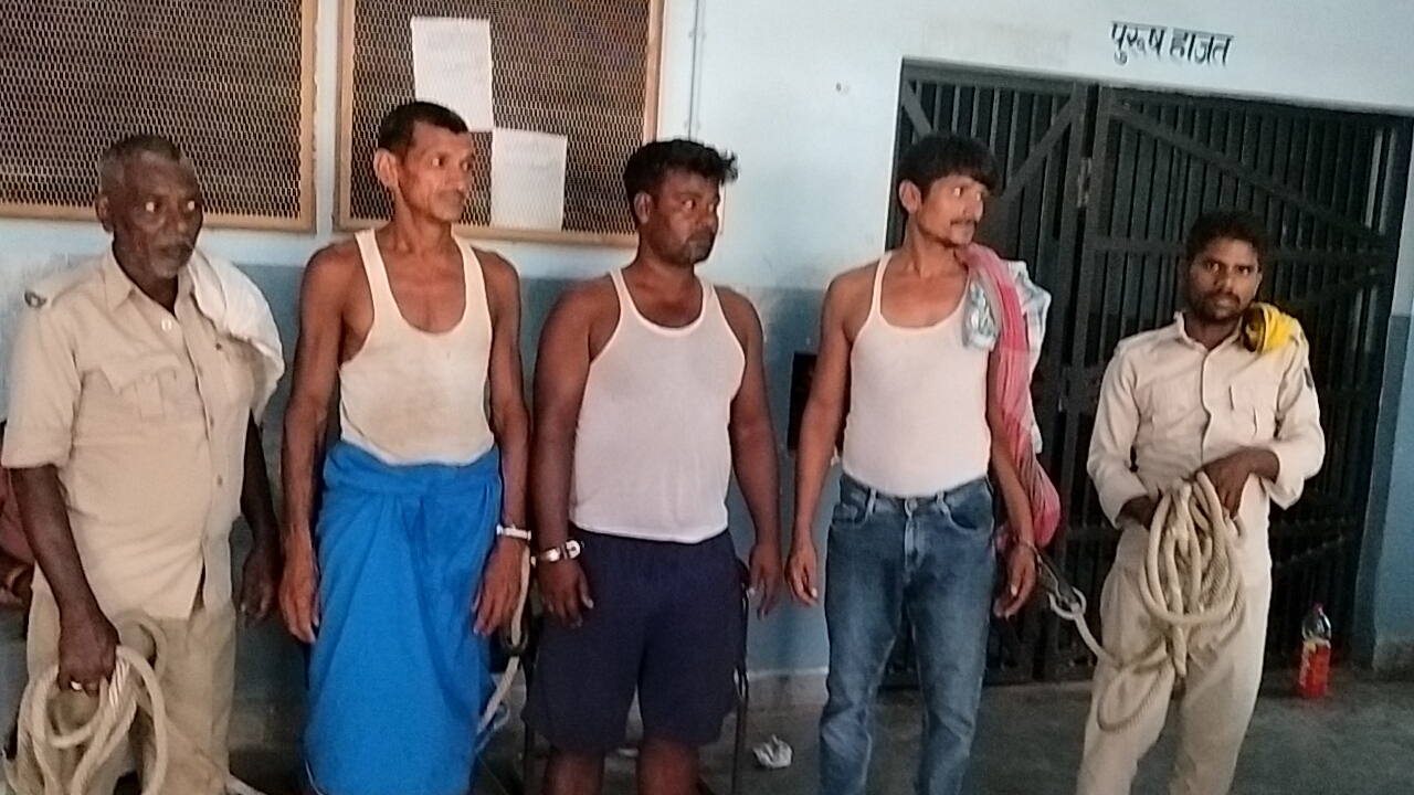 सूर्यगढ़ा पुलिस ने एक अभियुक्त व चार वारंटी को किया गिरफ्तार