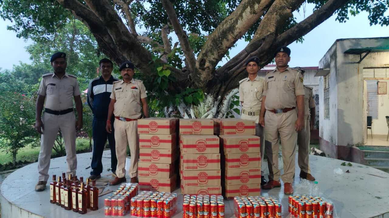 किशनगंज में अमलझाड़ी टोल प्लाजा के पास 528 लीटर विदेशी शराब जब्त