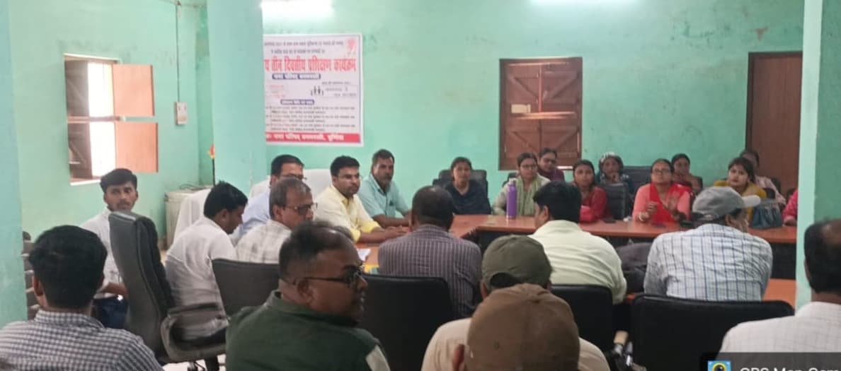 डिजिटल जनगणना में तेजी लाने को लेकर चार्ज पदाधिकारी ने की समीक्षा