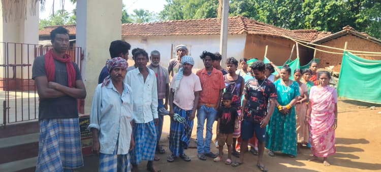 डांगरा टोला में एक सप्ताह से अंधेरा, 150 घरों की बिजली गुल