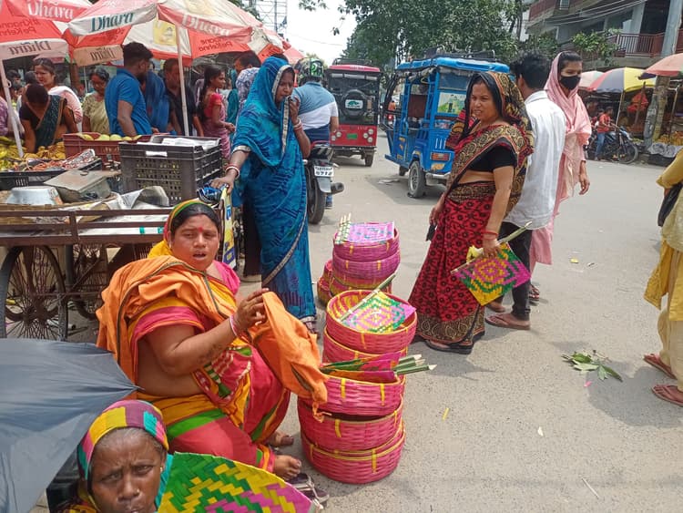 वट सावित्री पूजा में सुहागिन महिलाएं रखेंगी अखंड सौभाग्य का व्रत