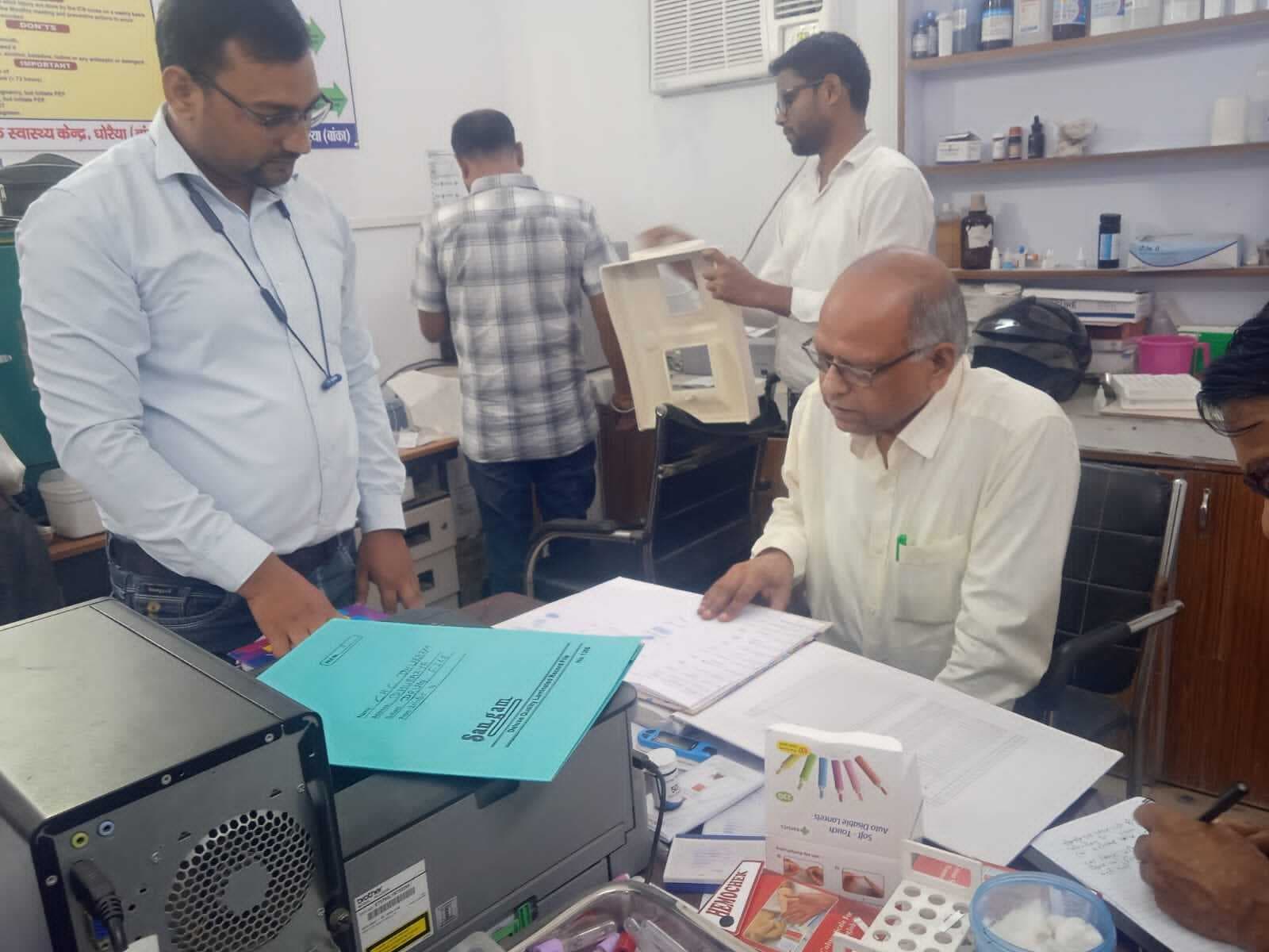 Bhagalpur, भागलपुर प्रमंडल के स्वास्थ्य सेवा के क्षेत्रीय उपनिदेशक ने सीएचसी धोरैया का किया निरीक्षण