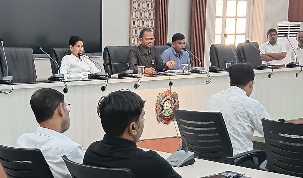 आवेदनों का शत-प्रतिशत निष्पादन तय समय सीमा के अंदर करें