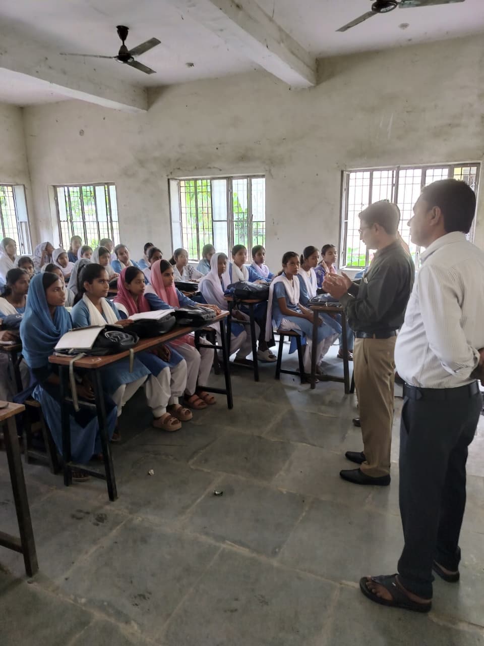 पहल एक प्रयास कार्यक्रम के तहत विद्यालय का किया भ्रमण