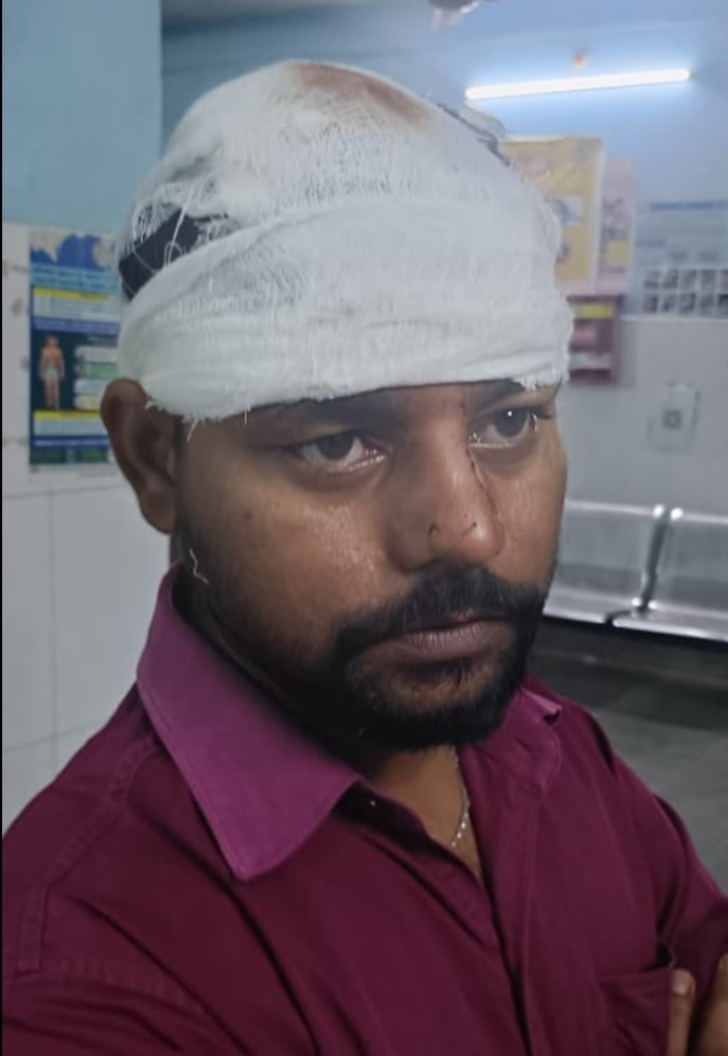 Giridih News :चोरी कर भागते अपराधी को ग्रामीणों ने पुलिस को सौंपा