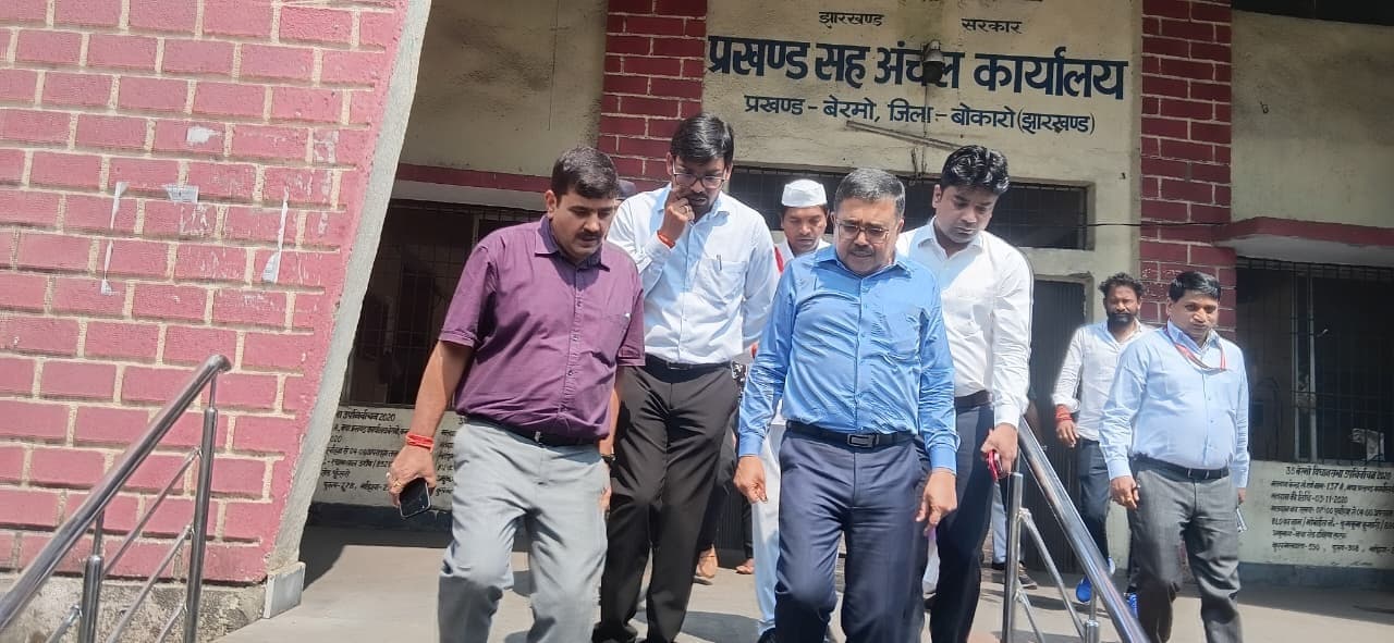 Bokaro News : नप क्षेत्र के वार्डों में पानी की समस्या का  करें निदान