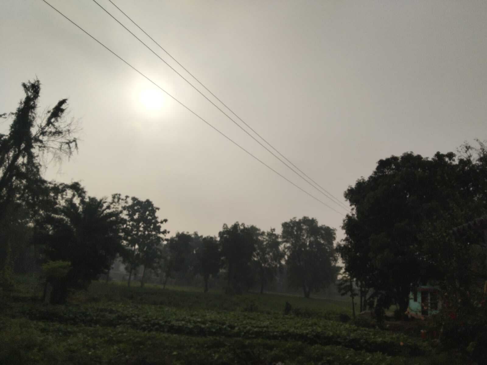 लखीसरय में सुबह हल्का कुहासा, लेकिन दोपहर तक आग उगलेगा सूरज