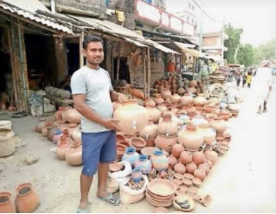 भीषण गर्मी में बढ़ी मिट्टी के घड़ों की मांग