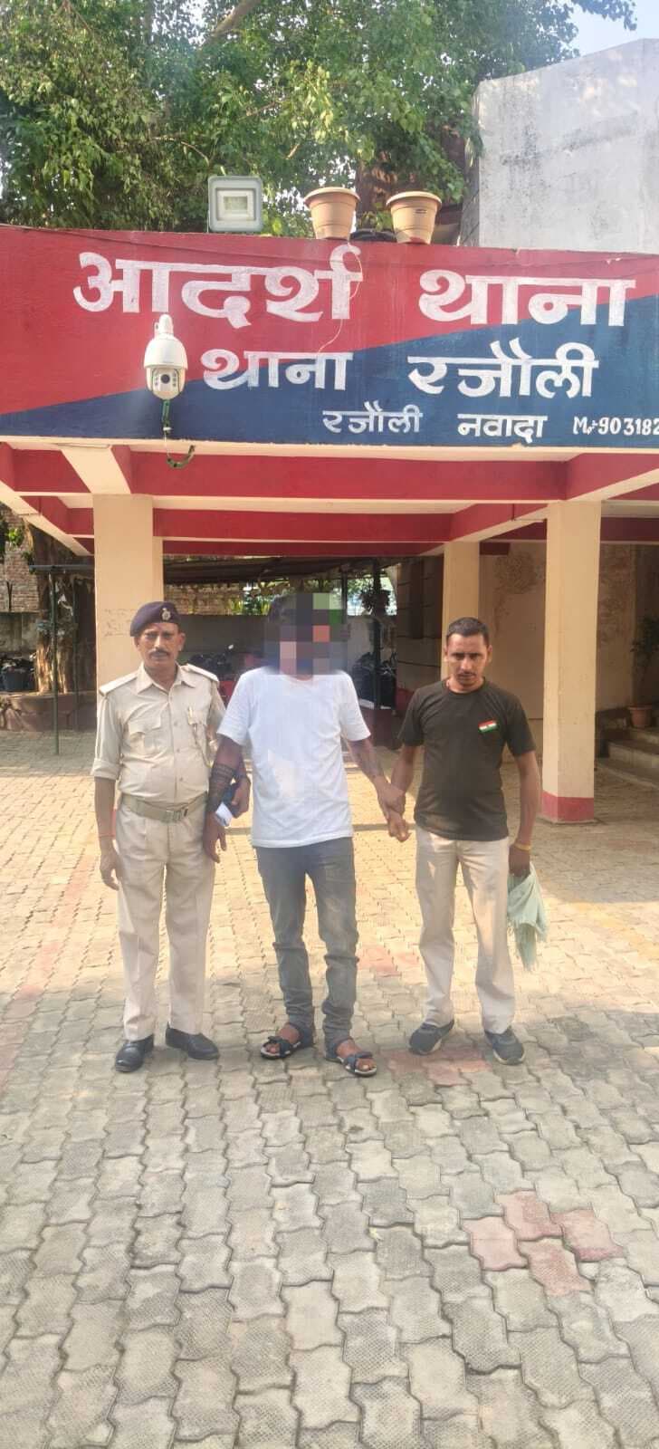 दुकान पर चाय पीते स्कूल संचालक पर जानलेवा हमला, दो युवक घायल