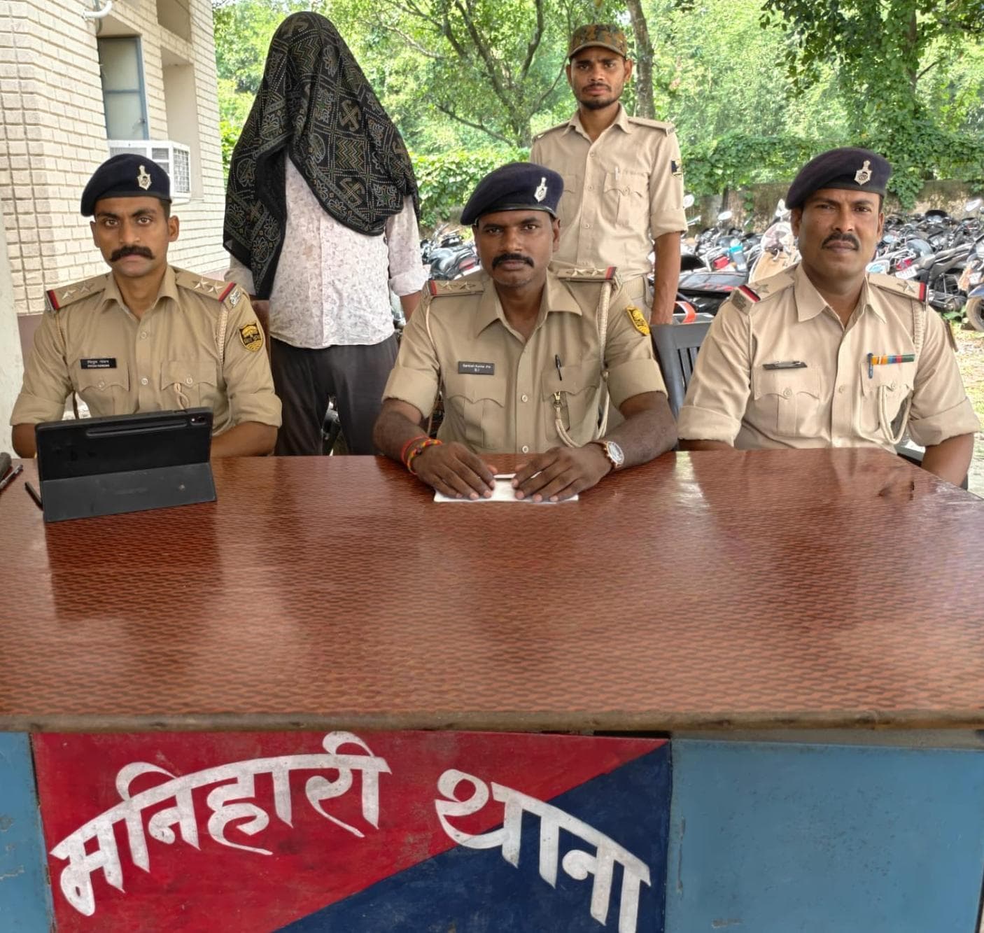फरार आरोपित को पुलिस ने किया गिरफ्तार