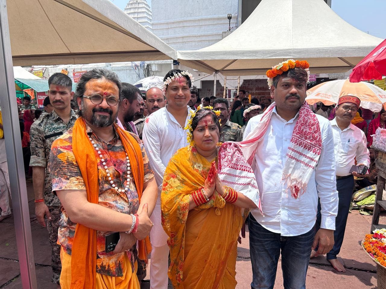 बाबा दरबार पहुंचीं झरिया विधायक, कहा : राज्य में विकास कार्यों पर लगा ब्रेक